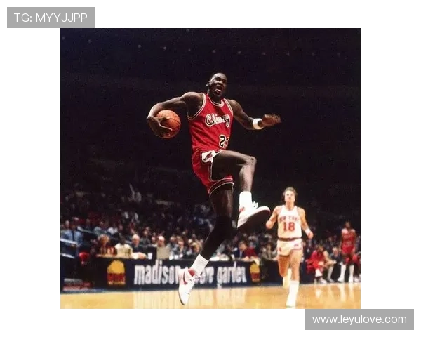 乔丹关键时刻频繁单打拉开比分差距体现领导力