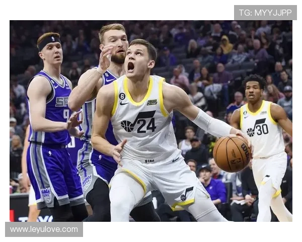 沃克·凯斯勒挡拆拉开空间提升投篮效率明显超过队友