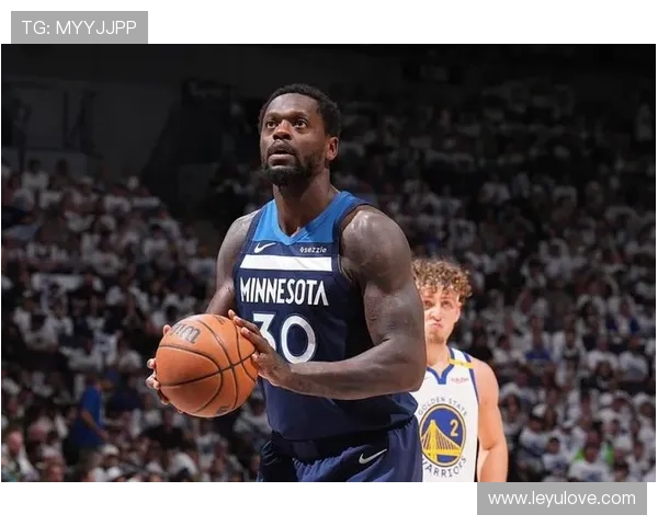 朱利叶斯·兰德尔无球跑动提升威胁，拉开队内进攻空间明显增强