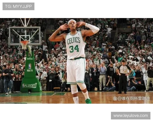 保罗·皮尔斯关键时刻单打提升得分效率显著拉开球队进攻差距